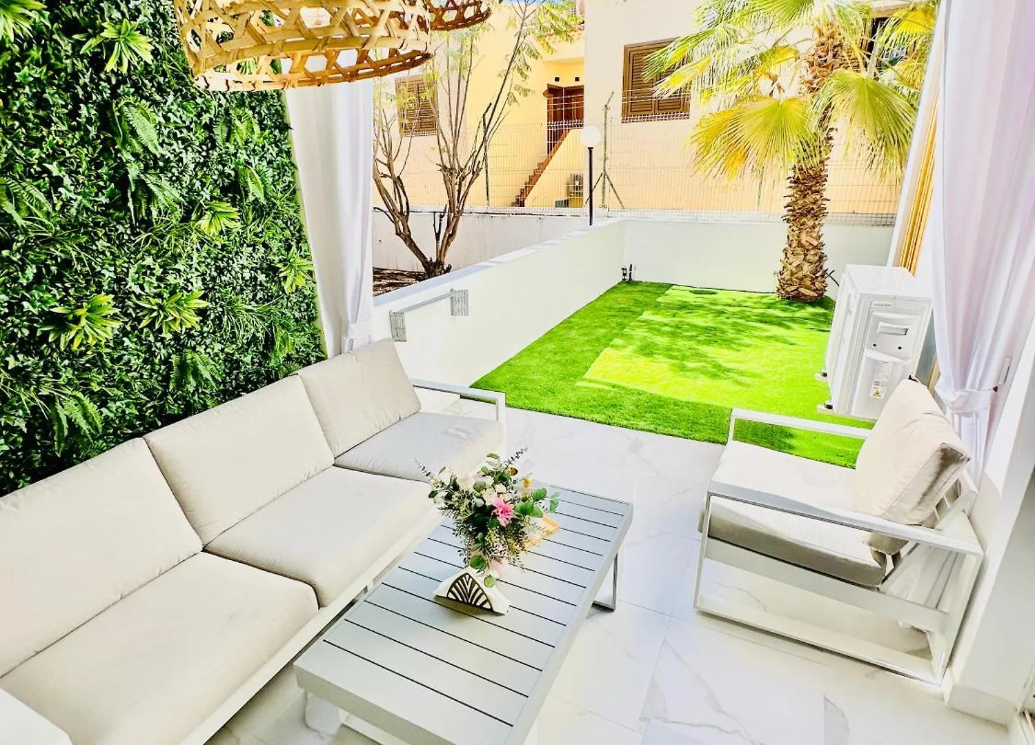 Luxury Villa Fanabe With Private Garden Costa Adeje  0*, Costa Adeje (Tenerife)